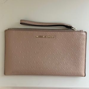 MICHAEL KORS Clutch